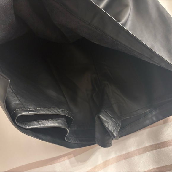 Express Black Faux Leather Mini Skirt/Skort - Picture 5 of 7